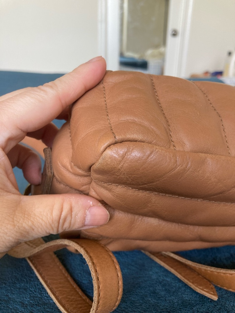 Madewell The Transport Camera Bag: Puff Edition - Picture 13 of 16